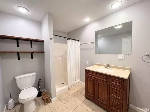 Bath - 5130 N 450 E, Logansport, IN 46947 photo 1 of 2