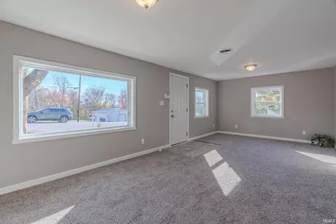 824 Summit Ave, Wabash, IN 46992 photo 3