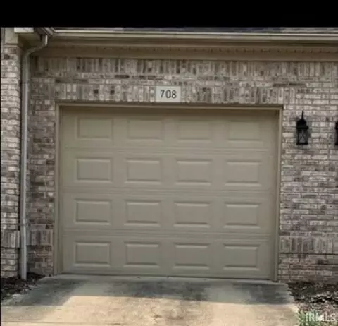 708 E Bayberry Ct, Bloomington, IN 47401 photo 2