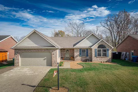 8939 Southport Dr, Evansville, IN 47711
