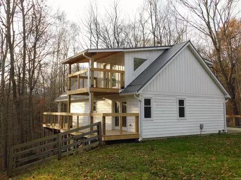 1457 S Lockenour Ln, Salem, IN 47167