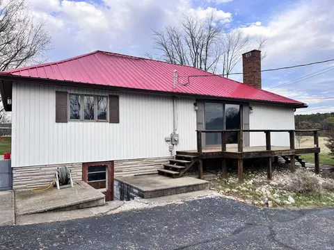11142 S Spurgeon Public Rd, Oakland City, IN 47660