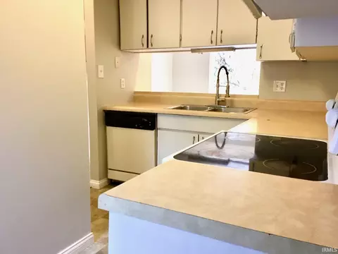 560 E Graham Pl, Bloomington, IN 47401 photo 8