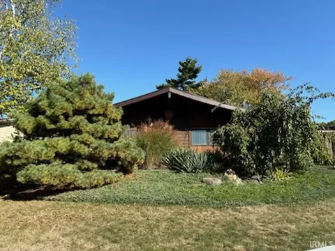 2214 Delaware Dr, West Lafayette, IN 47906