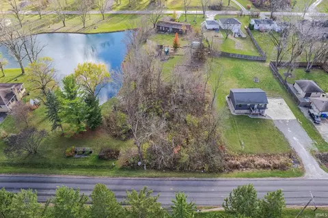 2412 E Gump Rd, Fort Wayne, IN 46845 photo 3