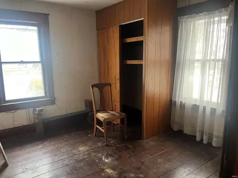 704 E Walnut St, Nappanee, IN 46550 photo 11