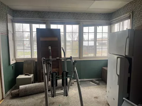 704 E Walnut St, Nappanee, IN 46550 photo 10