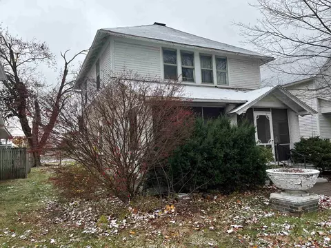 704 E Walnut St, Nappanee, IN 46550 photo 1