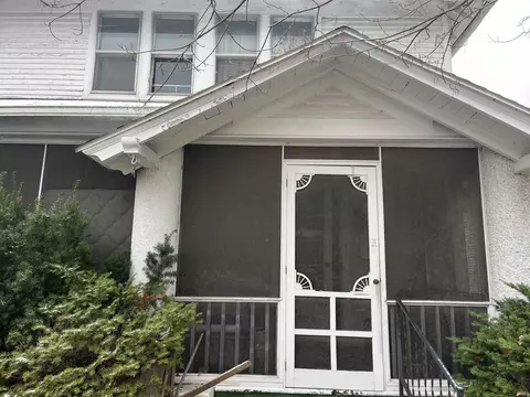 704 E Walnut St, Nappanee, IN 46550 photo 12