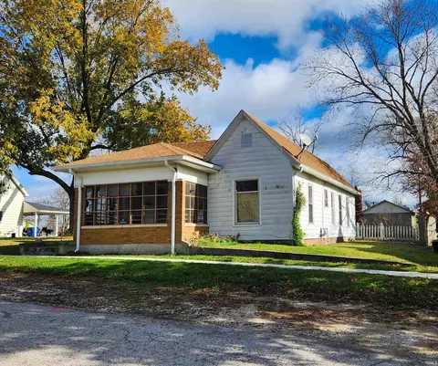 510 S 6th St, Mitchell, IN 47446 photo 1