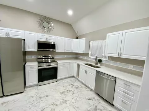 719 R St, Bedford, IN 47421 photo 6