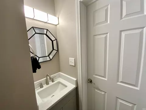 719 R St, Bedford, IN 47421 photo 27