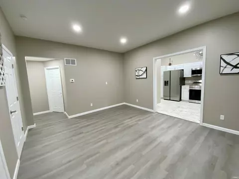 719 R St, Bedford, IN 47421 photo 4