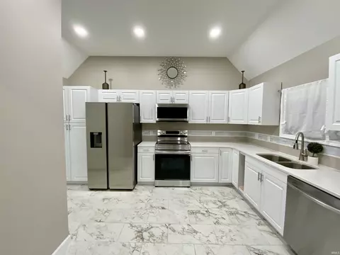 719 R St, Bedford, IN 47421 photo 5
