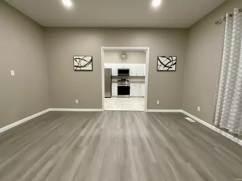 719 R St, Bedford, IN 47421 photo 3