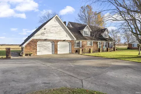 581 S Meadow Lane East Dr, Frankfort, IN 46041