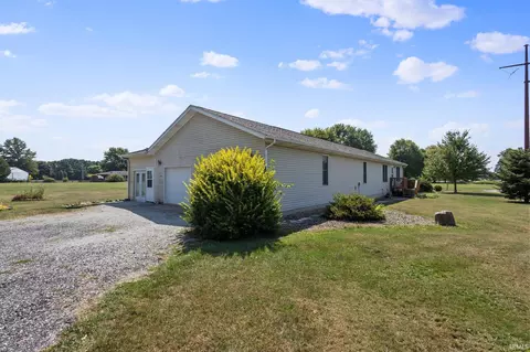 6244 E Bootjack Rd, Rolling Prairie, IN 46371 photo 2