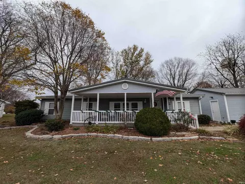 1205 S Main St, Monroe City, IN 47557