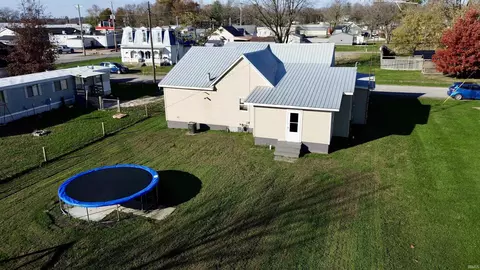505 W Center St, Odon, IN 47562 photo 2