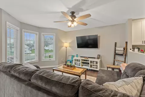 207 E Maple St, Bremen, IN 46506 photo 6
