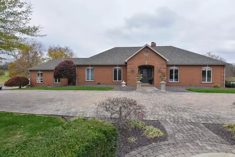 12859 S Scottsdale Dr, Haubstadt, IN 47639