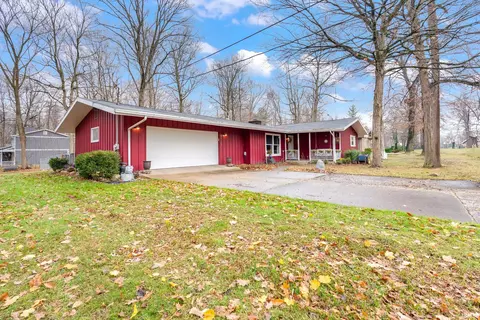 2626 S Woodland Trl, Warsaw, IN 46580