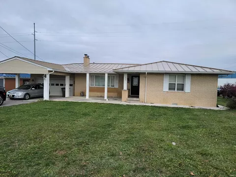 833 E Washington St, Winchester, IN 47394