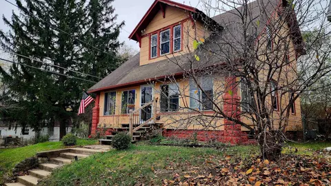 1913 Bayer Ave, Fort Wayne, IN 46805