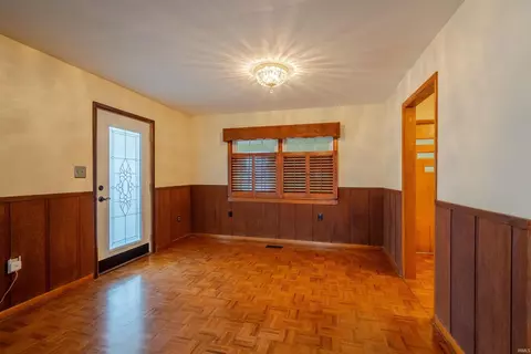 404 E Walnut St, Odon, IN 47562 photo 4