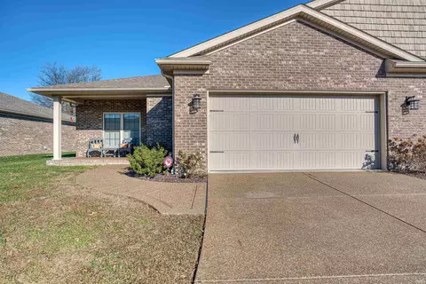 5024 Paddock Dr, Evansville, IN 47715