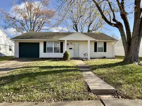 5813 Whitethorne Dr, Evansville, IN 47710