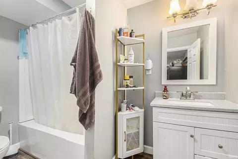Bath - 1602 E Fox St, South Bend, IN 46613 photo 1 of 1