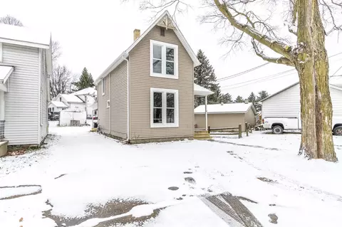 410 Vine St, Lagrange, IN 46761 photo 3