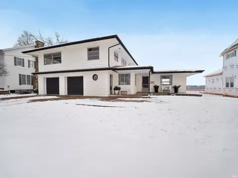 122 N Front St, Syracuse, IN 46567 photo 3