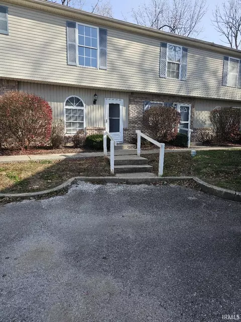 783 E Sherwood Hills Dr, Bloomington, IN 47401