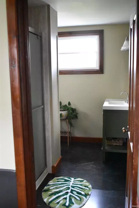 713 E 9th St, Auburn, IN 46706 photo 16