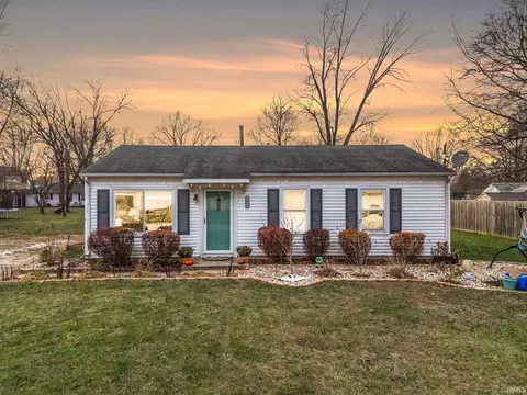 1814 Crescent Dr, Warsaw, IN 46580
