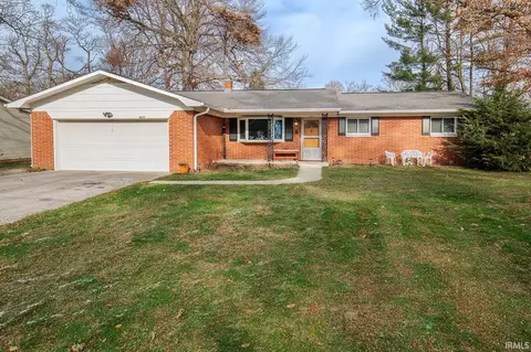 4032 W Woodlyn Dr, Bloomington, IN 47403