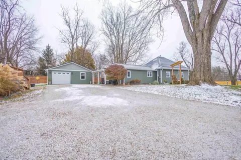 415 W Hancock Ave, Mitchell, IN 47446 photo 2