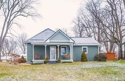 415 W Hancock Ave, Mitchell, IN 47446 photo 1
