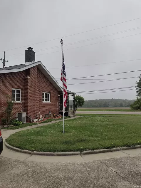 910 E 11th St, Bicknell, IN 47512 photo 4
