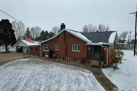 910 E 11th St, Bicknell, IN 47512 photo 1