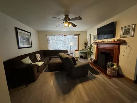 1051 Dorbett St, Jasper, IN 47546 photo 6