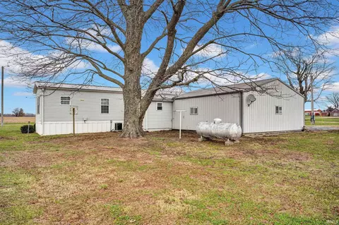 13817 E Snyder Rd, Bicknell, IN 47512 photo 4