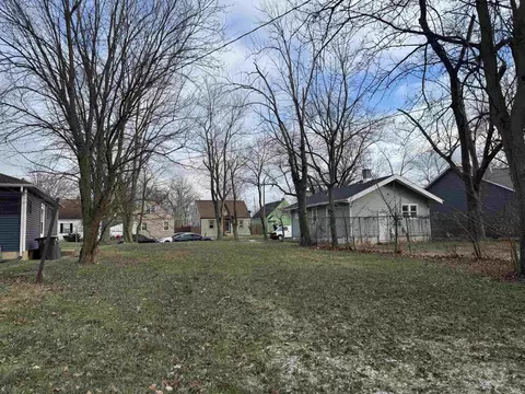 4022 N Oliver St, Fort Wayne, IN 46806