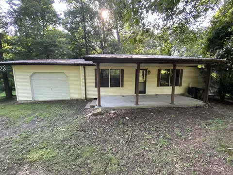 12 N Co Rd 175e, Winslow, IN 47598