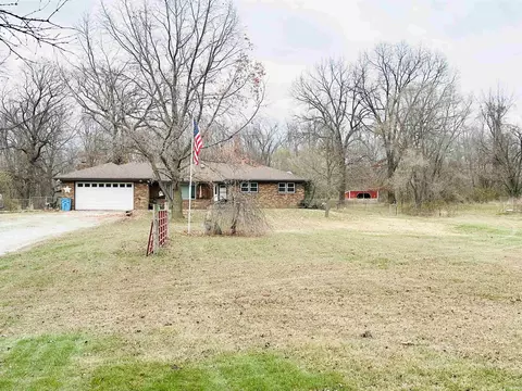 27467 New Rd, North Liberty, IN 46554