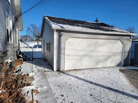 210 E 14th St, Auburn, IN 46706 photo 5