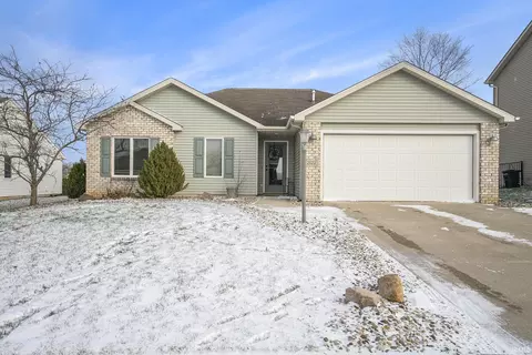 2122 Highlander Dr, Warsaw, IN 46580