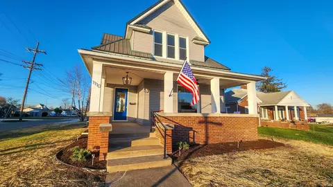 1110 NE A St, Linton, IN 47441